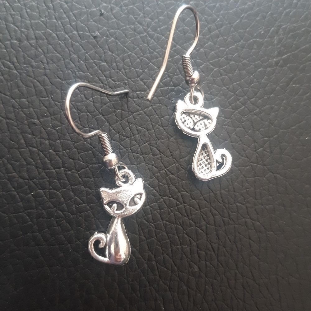 Kitty Cat Earrings    - Picture 5 of 6